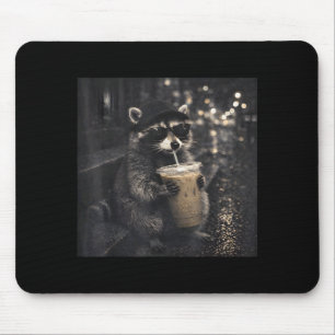 Waschbär trinkt eisgekühlten Kaffee Lustiges Tier- Mousepad