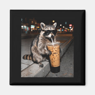 Waschbär trinkt Eiskaffee lustiger Tier-Meme Männe Magnet