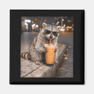 Waschbär trinkt Eiskaffee Meme lustiges Tier für Magnet