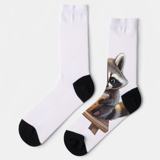 Waschbär trinkt Eiskaffee Socken (Linkes Detail)