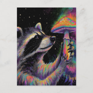 Waschbär und ein Neon-Kreidepilz bei Nacht Postkarte