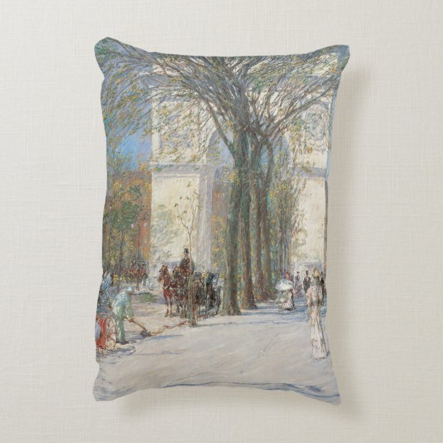 Washington Arch, Frühling von Frederick Childe Has Dekokissen (Rückseite(Vertikal))