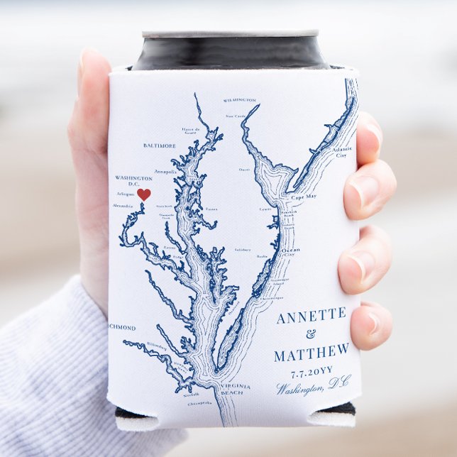 Washington DC Elegant Wedding Gevor Dosenkühler (Washington DC Map Wedding Favor coozie with elegant navy blue Chesapeake Bay map)