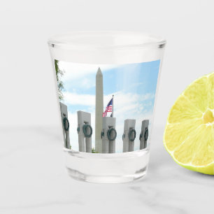 Washington Monument and WWII Memorial in DC Schnapsglas