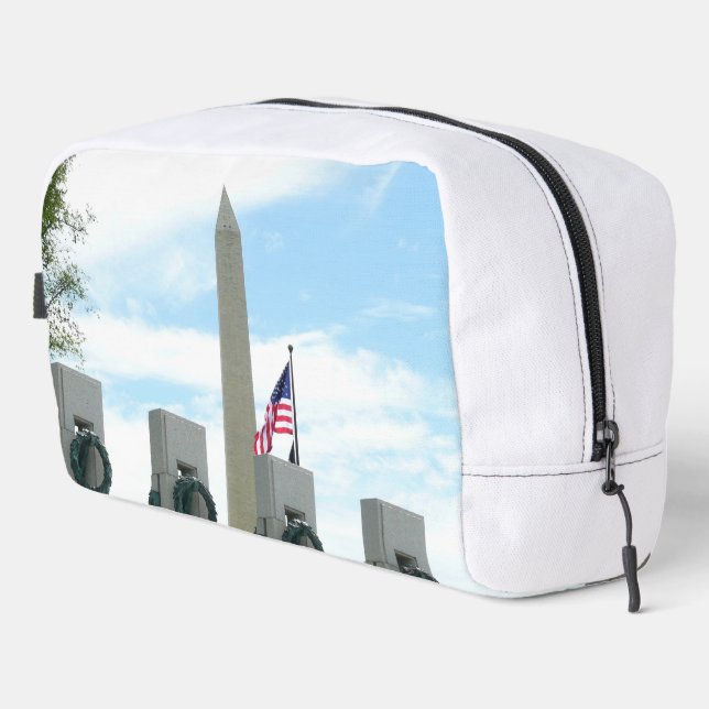 Washington Monument and WWII Memorial in DC Waschbeutel (Rechte Ecke)
