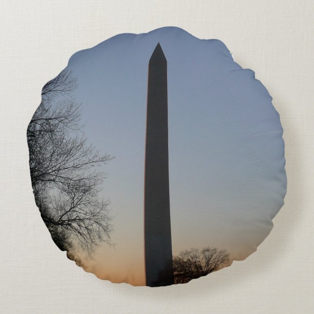 Washington Monument at Sunset Rundes Kissen (Rückseite)