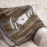 Washington Zuhause Staat Personalisiert Wood Look Decke<br><div class="desc">Zeigen Sie Zuhause-Staatsstolz mit diesem niedlichen rustikalen Imitat Holzplankendecke mit "Zuhause" in weißer Kalligrafie-Schrift, die mit einer Silhouette des Staat von Washington für den Buchstaben "O" stehend ist. Eine rosa Herzillustrierung in der Staat-Karte vervollständigt das Design; Sie können die Herzposition in Ihrer Zuhause-Stadt ändern, indem Sie das Design-Tool öffnen und...</div>