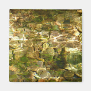 Wasser aus heißen Quellen Grün-Goldene Natur Magnet