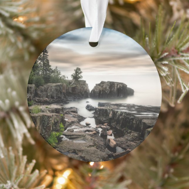 Wasser | Lake Superior Grand Marais, Minnesota Ornament (Baum)