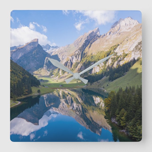Wasser | See Alpine Schweiz Quadratische Wanduhr (Vorderseite)