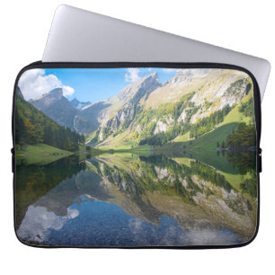 Wasser   Seealpsee Schweizer Alpen Schweiz Laptopschutzhülle