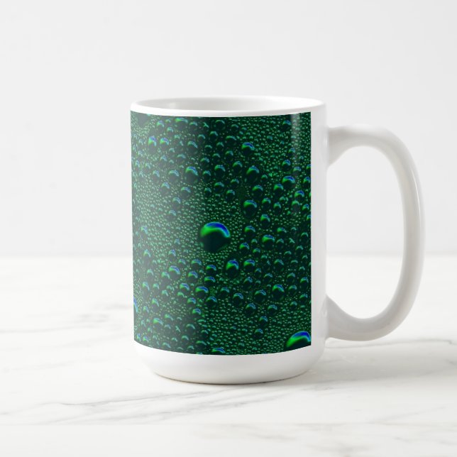 Wasser tropft auf grünem Metall Kaffeetasse (Rechts)