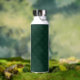 Wasser tropft auf grünem Metall Trinkflasche (Insitu (Outdoor))