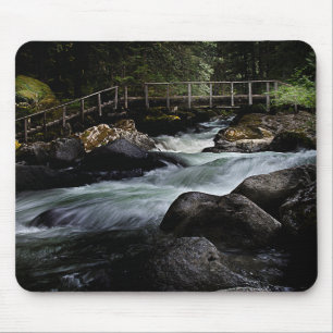Wasser unter der Brückenmaus Mousepad