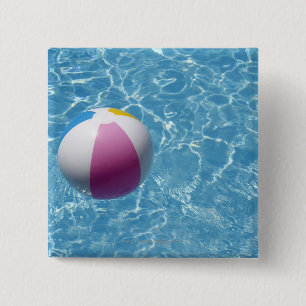 Wasserball im Swimmingpool Button