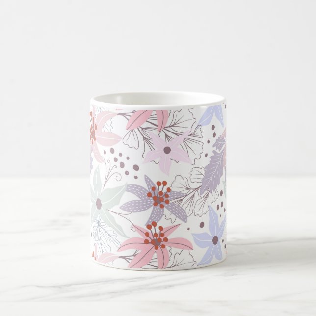Wasserdichte Blume: Eine Symphonie von Petalen auf Kaffeetasse (Mittel)