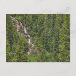 Wasserfall auf den Felsen Postkarte