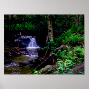 Wasserfall durch Felsen Poster