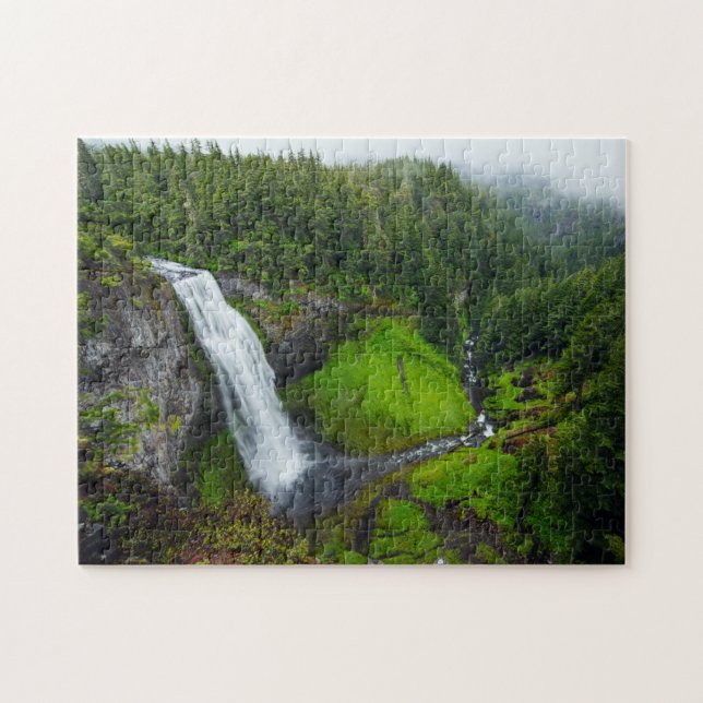 Wasserfall-Grünlandschaft (Horizontal)