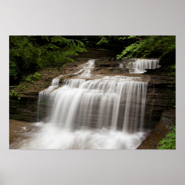 Wasserfall im Buttermilk Falls Staat Park, New Yor Poster (Vorne)