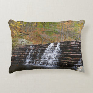 Wasserfall im Laurel Hill Staat Park I Dekokissen