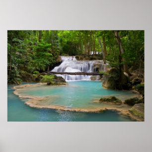 Wasserfall im tropischen Wald Poster