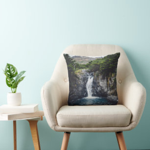 Wasserfall im Wald Kissen