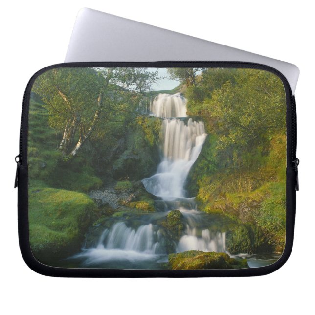 Wasserfall, Insel Skye, Schottland Laptopschutzhülle (Vorderseite)