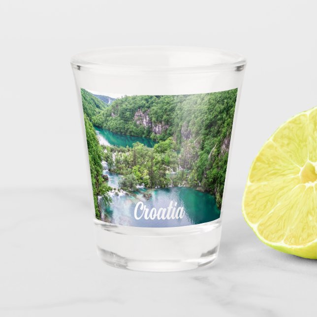 Wasserfall-Kaskade im Park der Plitvice Seen, Kroa Schnapsglas (Vorderseite)