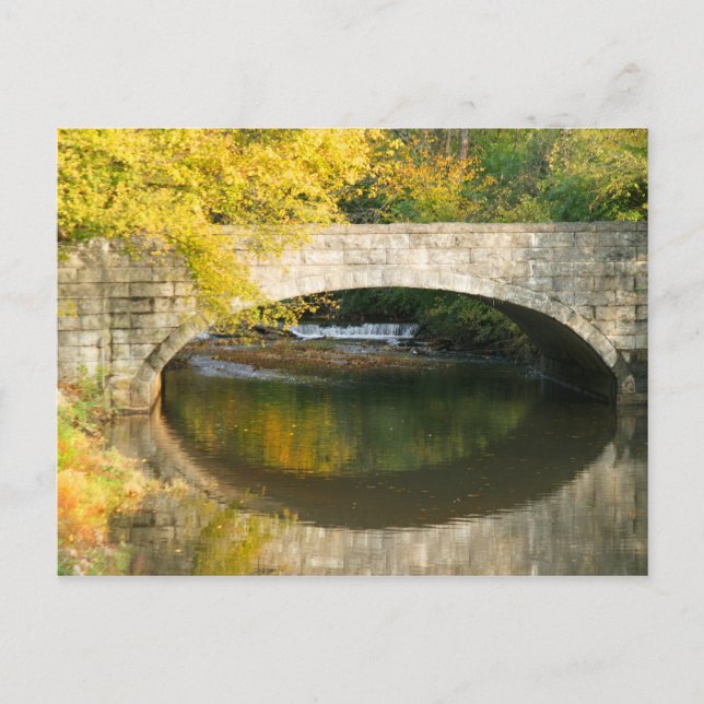Wasserfall über die Herbstbrücke Postkarte (Vorderseite)