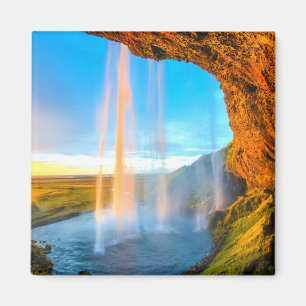 Wasserfall über Felsen Naturfotografie Friedlich Magnet