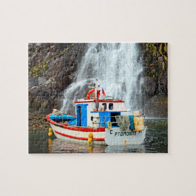 Wasserfall und Schiff (Horizontal)