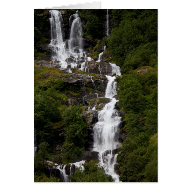 Wasserfall von Cascading Volefossen (Vorne)