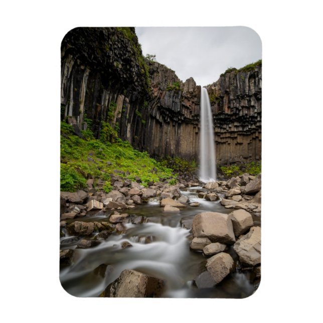 Wasserfälle | Wasserfall Svartifoss, Südisland Magnet (Vertikal)