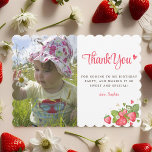 Wasserfarbe Erdbeere Berry Erster Geburtstag Foto Dankeskarte<br><div class="desc">Das Foto ist im Stil des 1. Geburtstags eines Mädchens gestaltet und verfügt über eine "Beerry first"-moderne Handschrift mit WasserfarbenErdbeeren und Büffel-Karo-Design.</div>