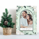 Wasserfarbe Evergreen & Cotton Blume Arche Foto Feiertagskarte<br><div class="desc">Dieses Weihnachtsfest | Die Urlaubskarte bietet handbemalte Weihnachtsgrün,  Blume aus Baumwolle,  die mit goldenen und wasserfarbenen Texturen und einem grünen Hintergrund auf der Rückseite gefertigt wurden.</div>