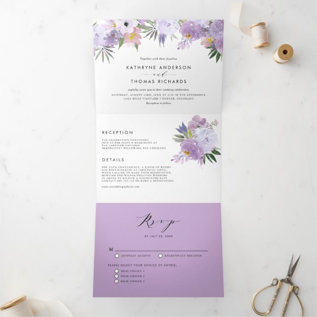 Wasserfarbe violette Blumen Botanische Hochzeit Dreifach Gefaltete Einladung (Innenseite)