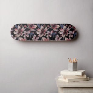 Wasserfarben Krimson Floral auf schwarz Skateboard