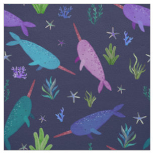 Wasserfarben-Narwhal unter dem Meer Lila Stoff