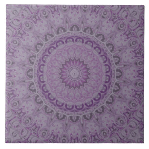 Wasserfarben-Traum-Mandala in Lila-Tönen Fliese