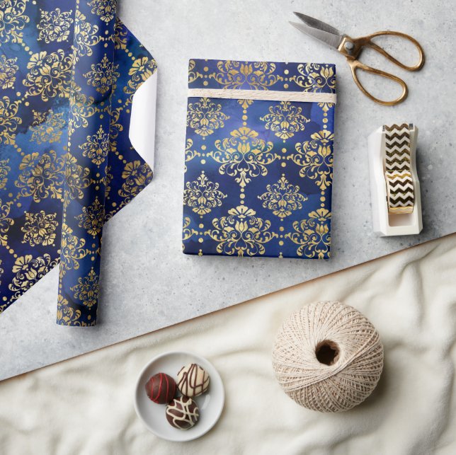 Wasserfarbenblaues Muster mit Goldener Damaske Geschenkpapier (Kunsthandwerk)