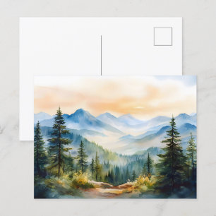 Wasserfarbene Berge und Pinienbäume Postkarte