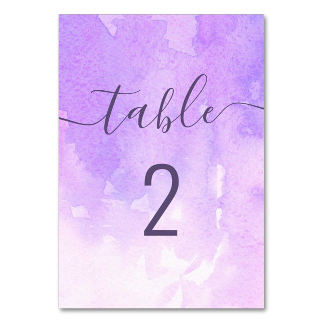 Wasserfarbene lila Hochzeit. Lilac simple script Tischnummer (Vorderseite)