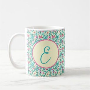 Wasserfarbenes Blumenmuster-Monogramm in Rosa und Kaffeetasse