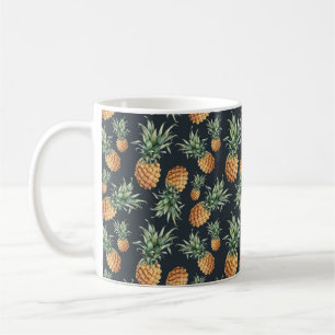 Wasserfarbenes nahtloses Muster mit reifer Ananas. Kaffeetasse