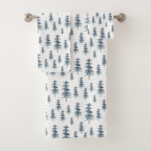 Wasserfarbenes Winterpine-Baumuster Badhandtuch Set (Insitu)