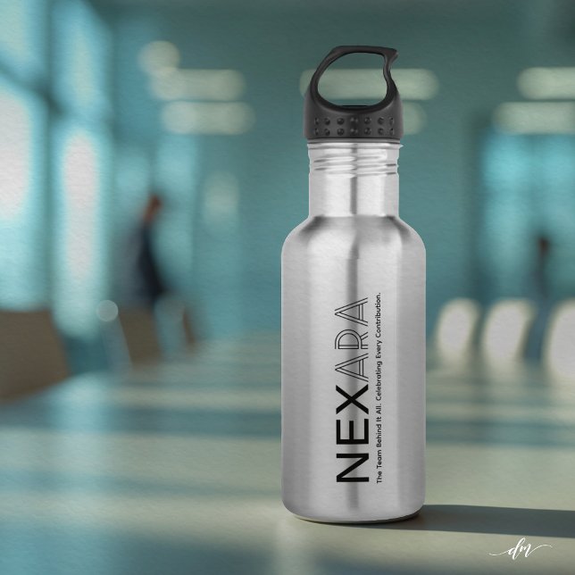 Wasserflasche mit individueller Anerkennung (Custom water bottle for employee recognition, corporate events, and branded business gifts)