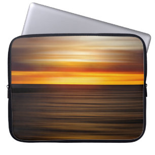 Wasserkörper bei Sonnenuntergang Laptopschutzhülle