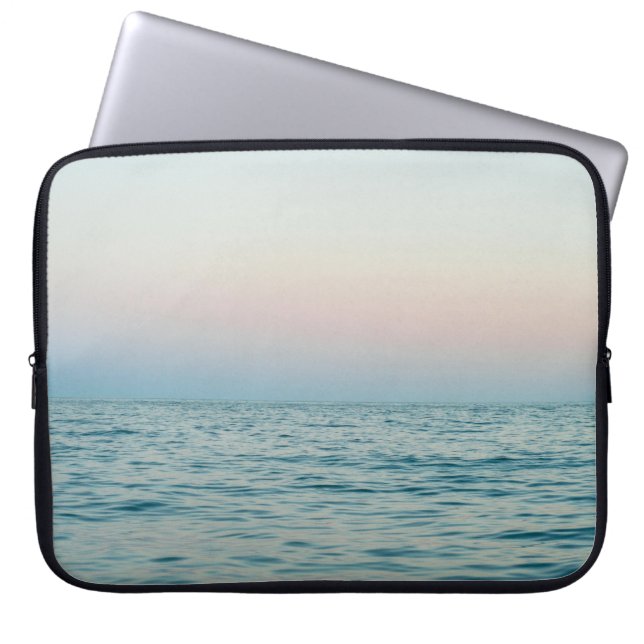 WASSERKÖRPER IN BLAUER STUNDE LAPTOPSCHUTZHÜLLE (Vorderseite)