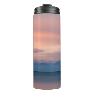 WASSERKÖRPER MIT GOLDENER ZEIT THERMOSBECHER